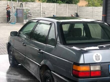 Синий Фольксваген Пассат, объемом двигателя 1.8 л и пробегом 300 тыс. км за 1800 $, фото 1 на Automoto.ua