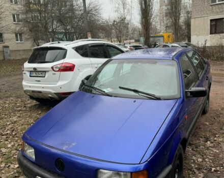 Синий Фольксваген Пассат, объемом двигателя 1.8 л и пробегом 420 тыс. км за 1900 $, фото 1 на Automoto.ua