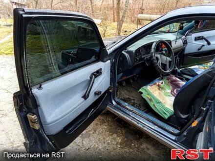 Фольксваген Пассат 1989 в Яворове на Automoto.ua Синий Фольксваген Пассат, объемом двигателя 1.8 л и пробегом 300 тыс. км за 1700 $, фото 1 на Automoto.ua