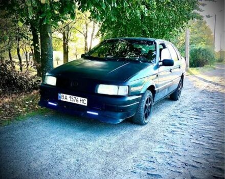 Синий Фольксваген Пассат, объемом двигателя 1.8 л и пробегом 470 тыс. км за 875 $, фото 1 на Automoto.ua