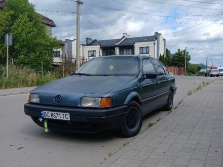 Синій Фольксваген Пассат, об'ємом двигуна 1.8 л та пробігом 300 тис. км за 1300 $, фото 1 на Automoto.ua