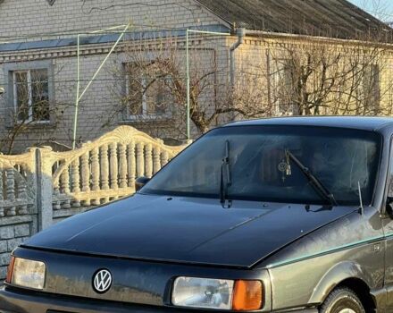 Синий Фольксваген Пассат, объемом двигателя 1.8 л и пробегом 300 тыс. км за 1150 $, фото 1 на Automoto.ua