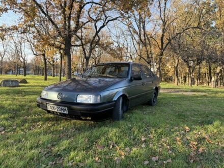 Синий Фольксваген Пассат, объемом двигателя 1.8 л и пробегом 555 тыс. км за 1700 $, фото 1 на Automoto.ua