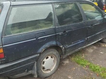 Фольксваген Пассат 1990 у Чернігові на Automoto.ua Синій Фольксваген Пассат, об'ємом двигуна 2 л та пробігом 325 тис. км за 486 $, фото 1 на Automoto.ua