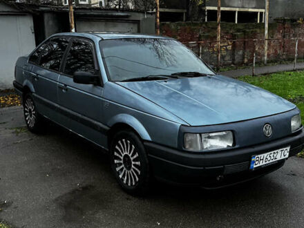 Синий Фольксваген Пассат, объемом двигателя 1.78 л и пробегом 225 тыс. км за 1450 $, фото 1 на Automoto.ua