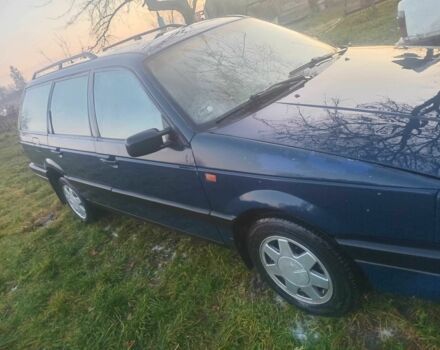 Синий Фольксваген Пассат, объемом двигателя 1.8 л и пробегом 382 тыс. км за 1700 $, фото 1 на Automoto.ua