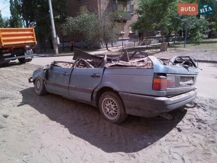 Фольксваген Пассат 1991 в Харькове на Automoto.ua Синий Фольксваген Пассат, объемом двигателя 0 л и пробегом 300 тыс. км за 350 $, фото 1 на Automoto.ua