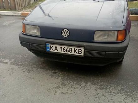 Синий Фольксваген Пассат, объемом двигателя 1.78 л и пробегом 500 тыс. км за 1850 $, фото 1 на Automoto.ua