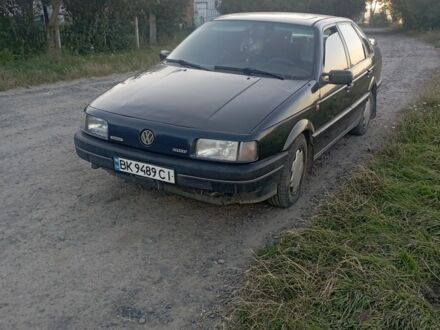 Фольксваген Пассат 1992 у Здолбунове на Automoto.ua Синій Фольксваген Пассат, об'ємом двигуна 0 л та пробігом 300 тис. км за 1900 $, фото 1 на Automoto.ua
