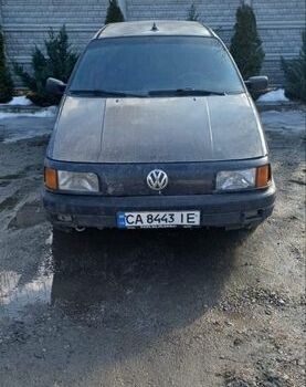 Синий Фольксваген Пассат, объемом двигателя 1.78 л и пробегом 400 тыс. км за 800 $, фото 1 на Automoto.ua