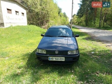 Фольксваген Пассат 1992 у Бершаде на Automoto.ua Синій Фольксваген Пассат, об'ємом двигуна 2 л та пробігом 376 тис. км за 2100 $, фото 1 на Automoto.ua
