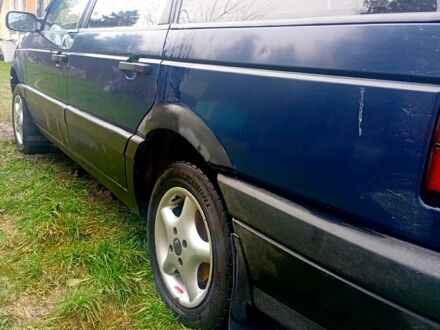 Синий Фольксваген Пассат, объемом двигателя 1.8 л и пробегом 25 тыс. км за 1550 $, фото 1 на Automoto.ua