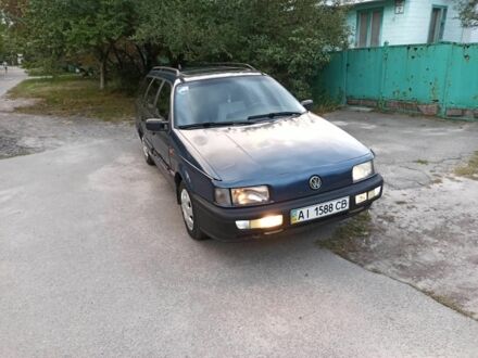 Синий Фольксваген Пассат, объемом двигателя 1.8 л и пробегом 280 тыс. км за 1700 $, фото 1 на Automoto.ua