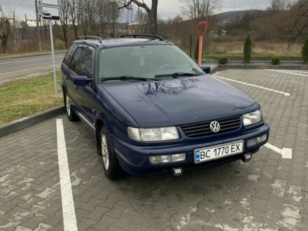 Синій Фольксваген Пассат, об'ємом двигуна 2 л та пробігом 471 тис. км за 1900 $, фото 1 на Automoto.ua