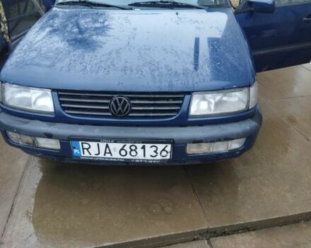 Синій Фольксваген Пассат, об'ємом двигуна 1 л та пробігом 333 тис. км за 920 $, фото 1 на Automoto.ua