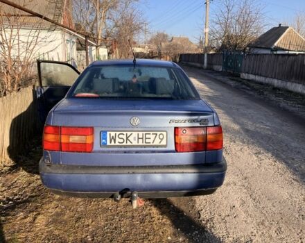 Синий Фольксваген Пассат, объемом двигателя 1.9 л и пробегом 329 тыс. км за 2200 $, фото 1 на Automoto.ua