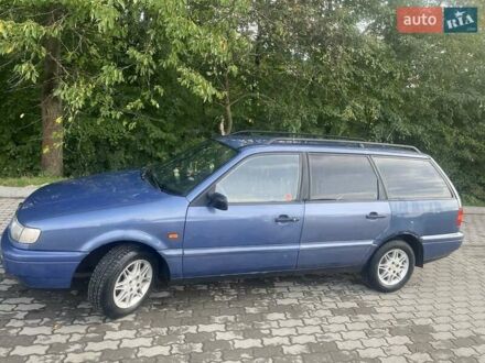 Фольксваген Пассат 1994 в Самборе на Automoto.ua Синий Фольксваген Пассат, объемом двигателя 1.8 л и пробегом 500 тыс. км за 2500 $, фото 1 на Automoto.ua