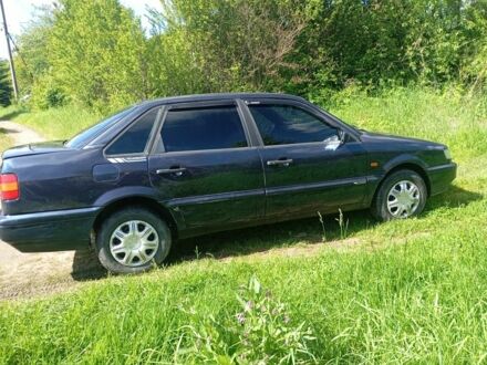Фольксваген Пассат 1994 в Дрогобыче на Automoto.ua Синий Фольксваген Пассат, объемом двигателя 2 л и пробегом 303 тыс. км за 1850 $, фото 1 на Automoto.ua