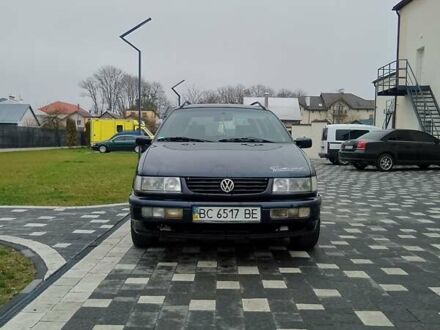 Фольксваген Пассат 1994 у Львові на Automoto.ua Синій Фольксваген Пассат, об'ємом двигуна 0 л та пробігом 343 тис. км за 2300 $, фото 1 на Automoto.ua