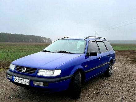 Синій Фольксваген Пассат, об'ємом двигуна 1.8 л та пробігом 300 тис. км за 2400 $, фото 1 на Automoto.ua