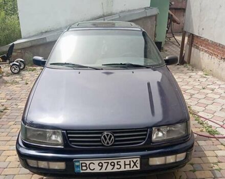 Синий Фольксваген Пассат, объемом двигателя 2 л и пробегом 350 тыс. км за 1700 $, фото 1 на Automoto.ua