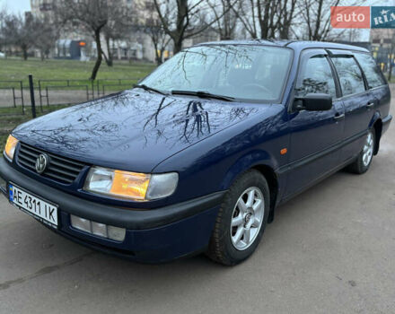 Синій Фольксваген Пассат, об'ємом двигуна 1.78 л та пробігом 320 тис. км за 2750 $, фото 1 на Automoto.ua