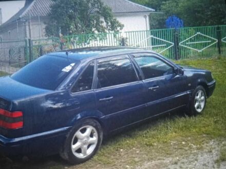 Синий Фольксваген Пассат, объемом двигателя 2 л и пробегом 290 тыс. км за 2000 $, фото 1 на Automoto.ua