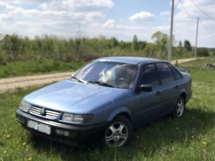 Синій Фольксваген Пассат, об'ємом двигуна 1.8 л та пробігом 300 тис. км за 2500 $, фото 1 на Automoto.ua