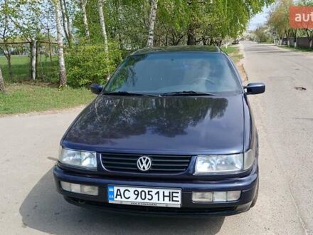 Синий Фольксваген Пассат, объемом двигателя 1.8 л и пробегом 367 тыс. км за 2800 $, фото 1 на Automoto.ua