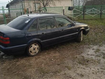 Синий Фольксваген Пассат, объемом двигателя 2 л и пробегом 388 тыс. км за 1900 $, фото 1 на Automoto.ua