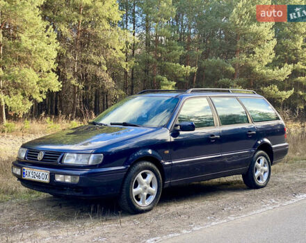 Синий Фольксваген Пассат, объемом двигателя 1.8 л и пробегом 452 тыс. км за 3350 $, фото 1 на Automoto.ua