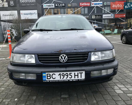 Синій Фольксваген Пассат, об'ємом двигуна 1.8 л та пробігом 319 тис. км за 2300 $, фото 1 на Automoto.ua