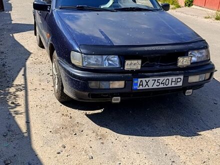 Синий Фольксваген Пассат, объемом двигателя 1.8 л и пробегом 500 тыс. км за 1500 $, фото 1 на Automoto.ua