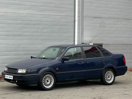 Синій Фольксваген Пассат, об'ємом двигуна 2 л та пробігом 111 тис. км за 1600 $, фото 1 на Automoto.ua