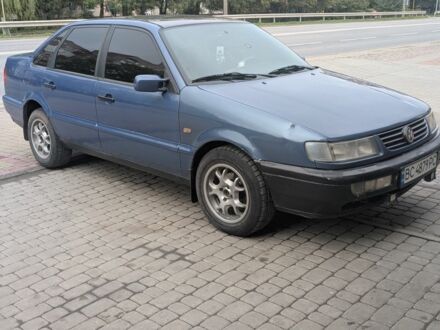Фольксваген Пассат 1996 в Тернополе на Automoto.ua Синий Фольксваген Пассат, объемом двигателя 1.8 л и пробегом 375 тыс. км за 1700 $, фото 1 на Automoto.ua