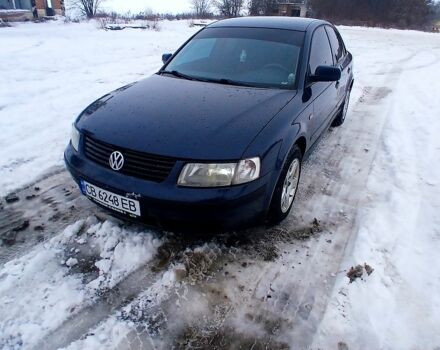 Синий Фольксваген Пассат, объемом двигателя 1.8 л и пробегом 331 тыс. км за 3600 $, фото 1 на Automoto.ua