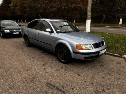 Синий Фольксваген Пассат, объемом двигателя 1.9 л и пробегом 450 тыс. км за 2000 $, фото 1 на Automoto.ua