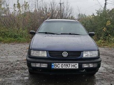 Фольксваген Пассат 1996 в Самборе на Automoto.ua Синий Фольксваген Пассат, объемом двигателя 2 л и пробегом 350 тыс. км за 2000 $, фото 1 на Automoto.ua