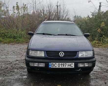 Фольксваген Пассат 1996 у Самборе на Automoto.ua Синій Фольксваген Пассат, об'ємом двигуна 2 л та пробігом 350 тис. км за 2000 $, фото 1 на Automoto.ua