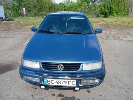Фольксваген Пассат 1996 у Самборе на Automoto.ua Синій Фольксваген Пассат, об'ємом двигуна 1.8 л та пробігом 348 тис. км за 1600 $, фото 1 на Automoto.ua
