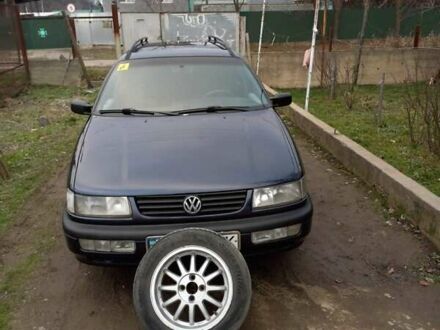 Синий Фольксваген Пассат, объемом двигателя 1.8 л и пробегом 363 тыс. км за 3200 $, фото 1 на Automoto.ua