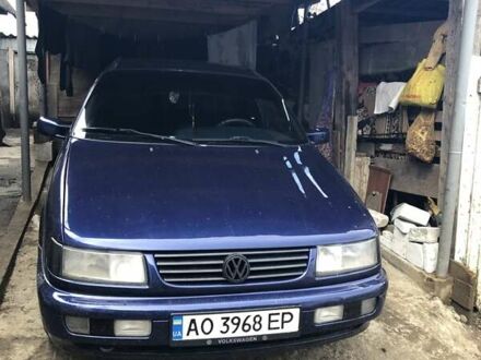 Фольксваген Пассат 1996 в Великом Березном на Automoto.ua Синий Фольксваген Пассат, объемом двигателя 1.9 л и пробегом 300 тыс. км за 2300 $, фото 1 на Automoto.ua