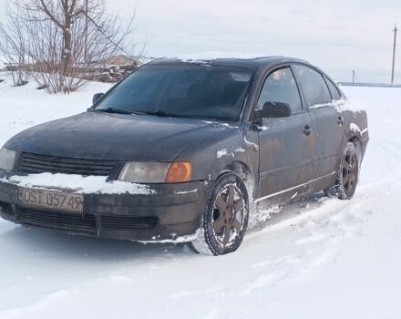 Синий Фольксваген Пассат, объемом двигателя 9 л и пробегом 600 тыс. км за 978 $, фото 1 на Automoto.ua