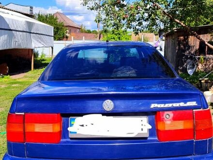 Фольксваген Пассат 1996 в Недригайлове на Automoto.ua Синий Фольксваген Пассат, объемом двигателя 2 л и пробегом 360 тыс. км за 2000 $, фото 1 на Automoto.ua