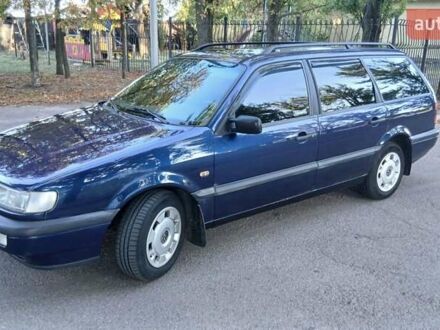 Фольксваген Пассат 1996 в Черкассах на Automoto.ua Синий Фольксваген Пассат, объемом двигателя 1.8 л и пробегом 365 тыс. км за 2950 $, фото 1 на Automoto.ua