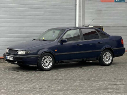 Синий Фольксваген Пассат, объемом двигателя 2 л и пробегом 200 тыс. км за 2150 $, фото 1 на Automoto.ua