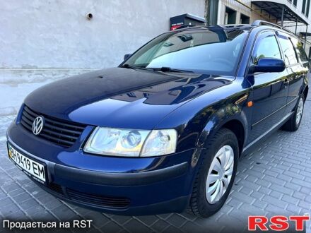 Синий Фольксваген Пассат, объемом двигателя 1.8 л и пробегом 184 тыс. км за 3700 $, фото 1 на Automoto.ua