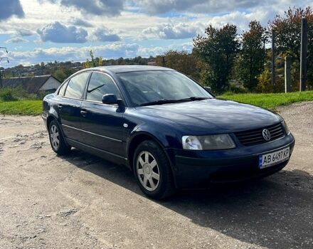 Синий Фольксваген Пассат, объемом двигателя 1.8 л и пробегом 337 тыс. км за 3850 $, фото 1 на Automoto.ua