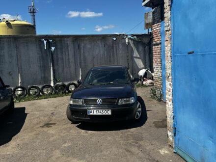 Синий Фольксваген Пассат, объемом двигателя 1.9 л и пробегом 350 тыс. км за 900 $, фото 1 на Automoto.ua
