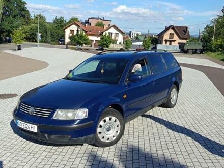 Синій Фольксваген Пассат, об'ємом двигуна 1.6 л та пробігом 275 тис. км за 3000 $, фото 1 на Automoto.ua